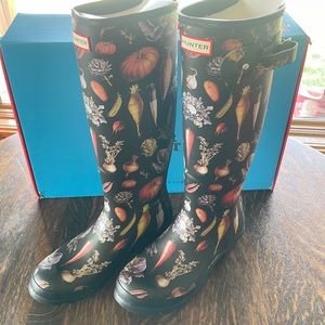 Hunter Peter rabbit tall veggie print Wellington Boot